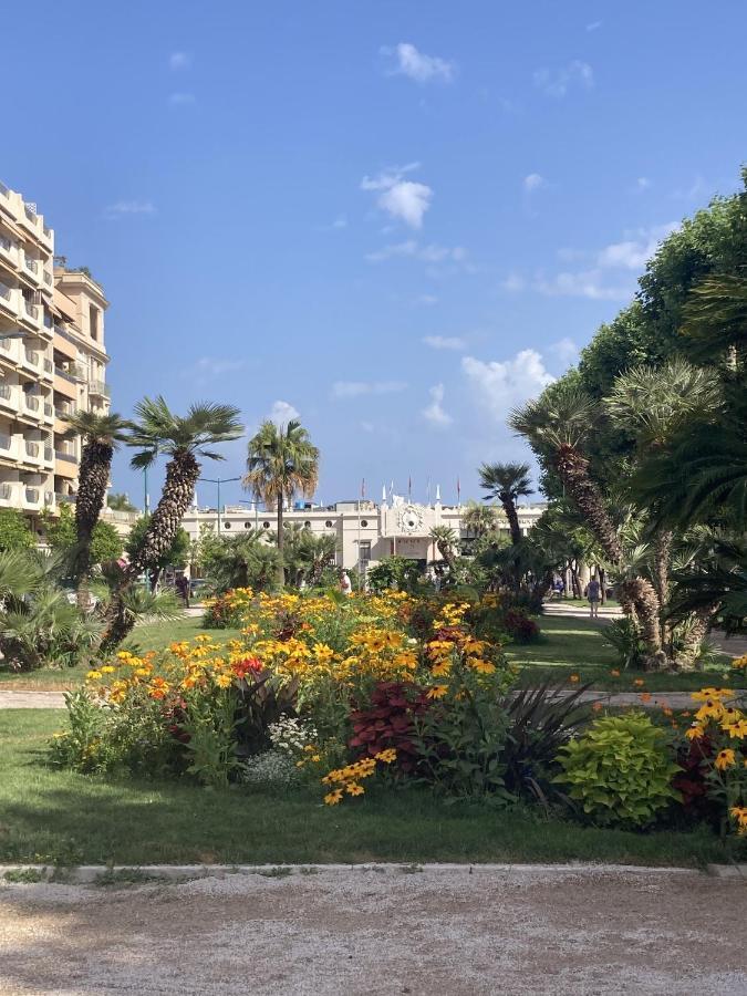 Queen Riviera : Climatisation, Parking, Terrasse Menton Exterior foto